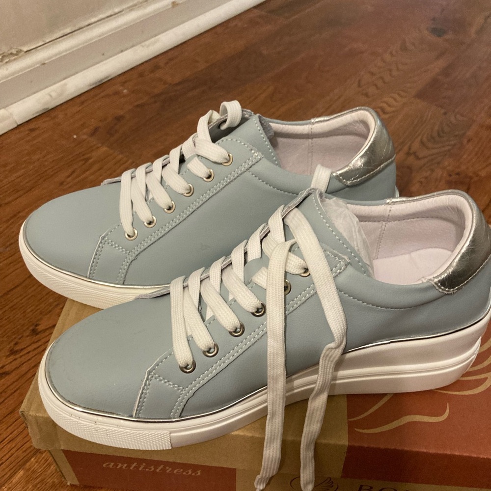 Wedge sneakers
